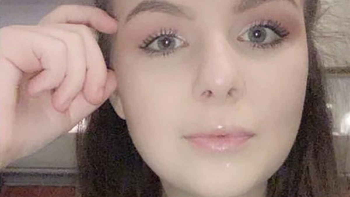 22yo woman reveals being a victim of Asian grooming gang. Then she gets sentenced to 8 and a half years in prison